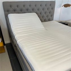 Tencel Splitlagen med elastik i Hvid - str. 180 x 200 x 25 / 80 cm